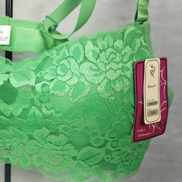 NWT Queen's Green lace Beautiful Bra Size 38B - Picture 2 of 9